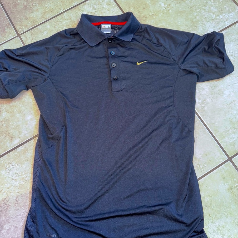 Nike Men’s Large Running Shirt Large Polo